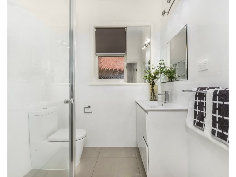 1/240 Elgar Road, Box Hill South VIC 3128