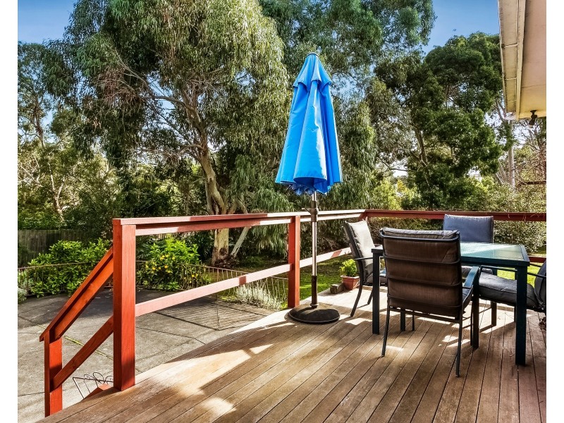 1 Betty Court, Mount Waverley VIC 3149