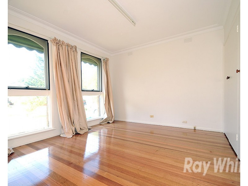 82 Whites Lane, Glen Waverley VIC 3150
