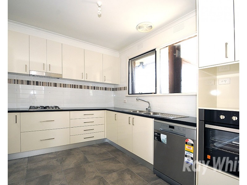 82 Whites Lane, Glen Waverley VIC 3150