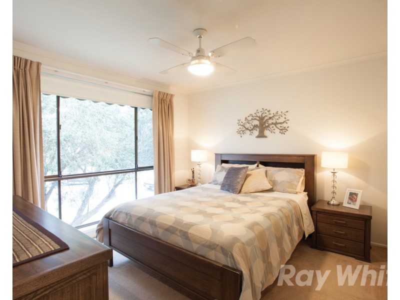 8 Prospect Hill Crescent, Dandenong North VIC 3175