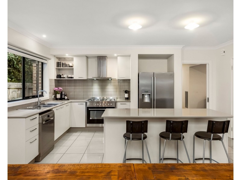 36 Johnson Drive, Glen Waverley VIC 3150