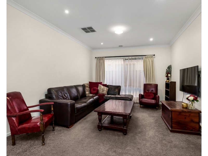 36 Johnson Drive, Glen Waverley VIC 3150