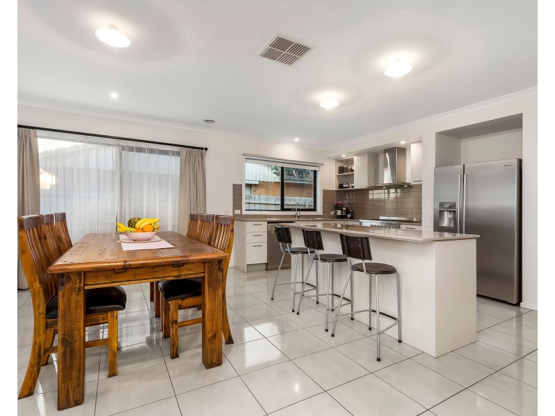 36 Johnson Drive, Glen Waverley VIC 3150