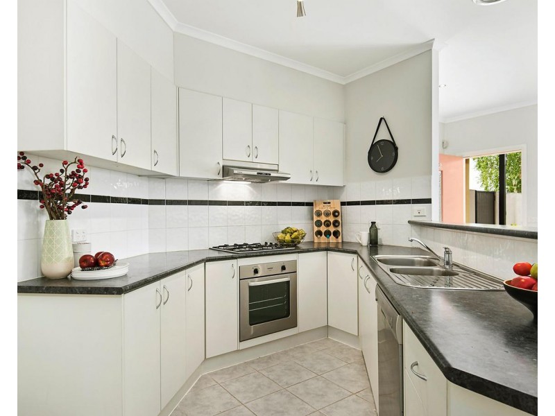 2/20 Tulloch Grove, Glen Waverley VIC 3150