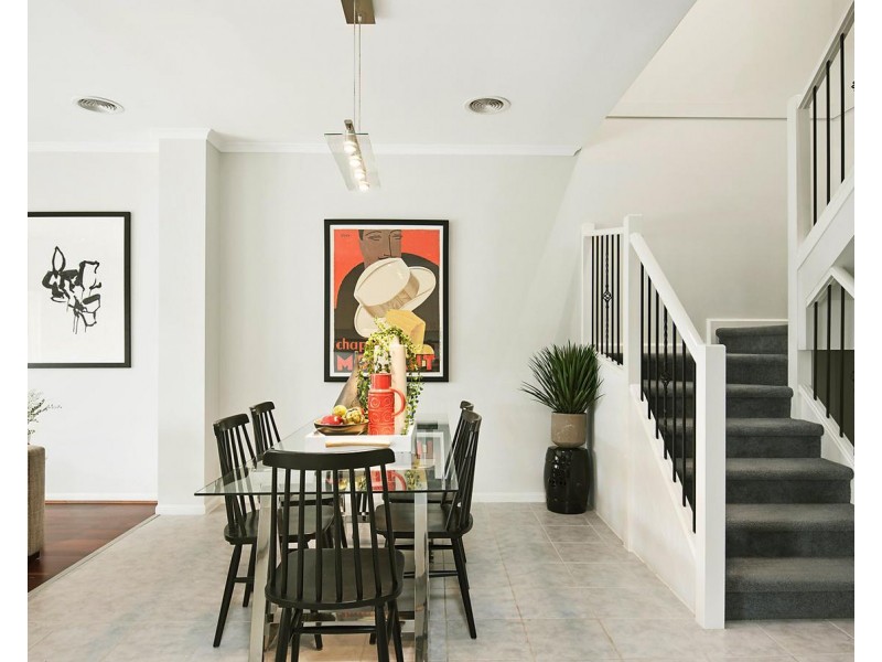 2/20 Tulloch Grove, Glen Waverley VIC 3150