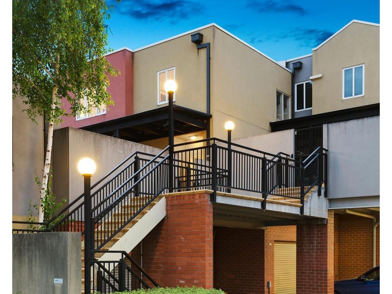 2/20 Tulloch Grove, Glen Waverley VIC 3150