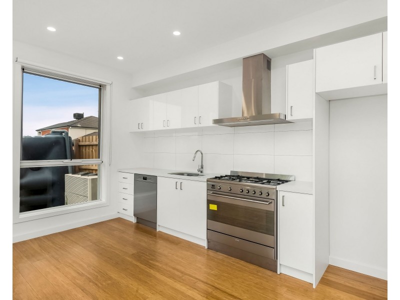 2/14 Hughes Street, Burwood VIC 3125