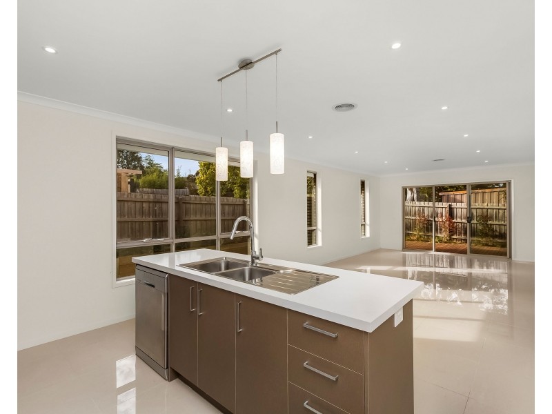 2/34 Kirstina Road, Glen Waverley VIC 3150