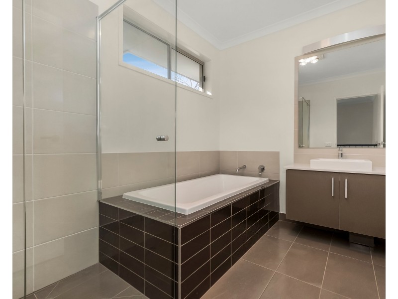 2/34 Kirstina Road, Glen Waverley VIC 3150