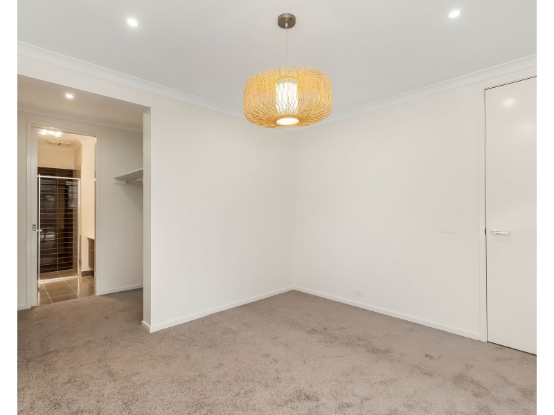 2/34 Kirstina Road, Glen Waverley VIC 3150