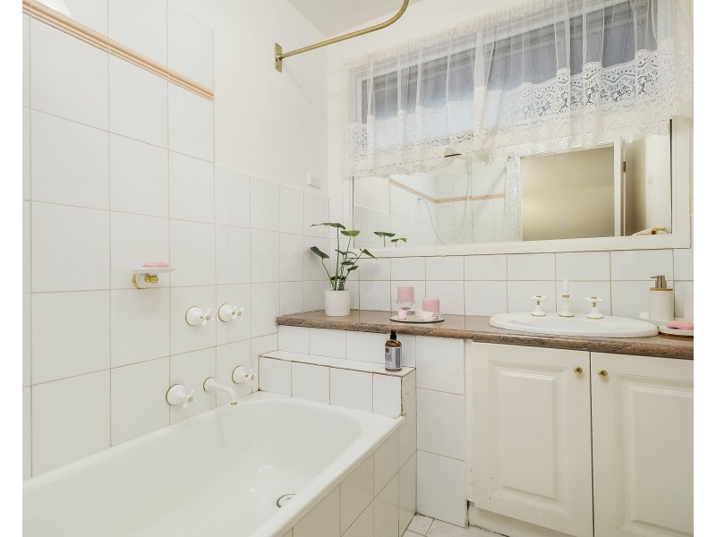 19 Fernbank Crescent, Mulgrave VIC 3170