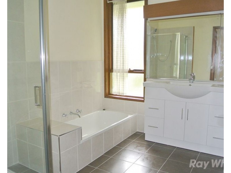 1 Colonial Close, Wheelers Hill VIC 3150