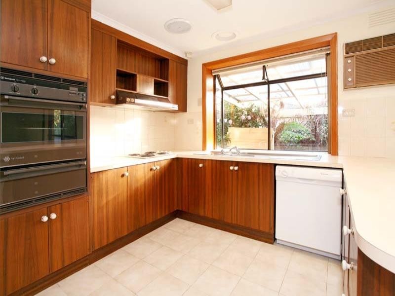 2 Poets Court, Glen Waverley VIC 3150