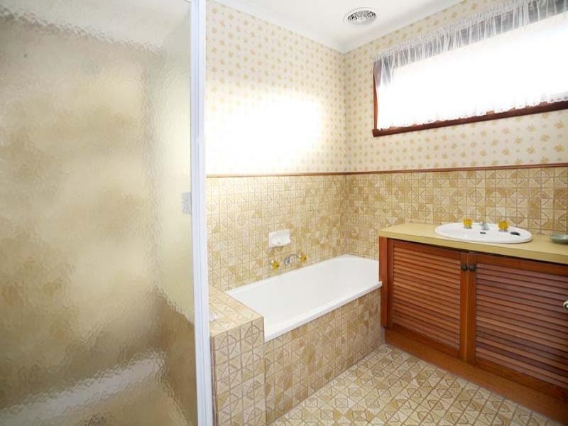 2 Poets Court, Glen Waverley VIC 3150