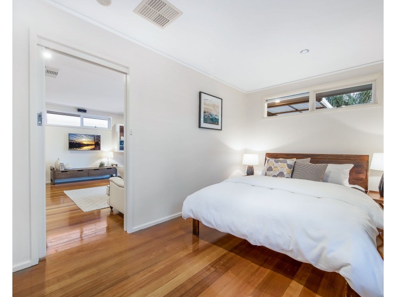 30 Woolwich Drive, Mulgrave VIC 3170