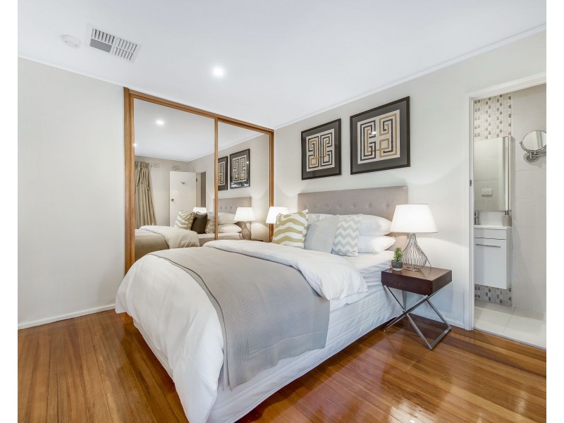 30 Woolwich Drive, Mulgrave VIC 3170