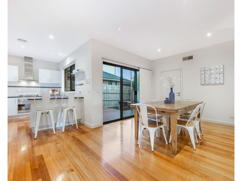 30 Seaview Crescent, Mulgrave VIC 3170