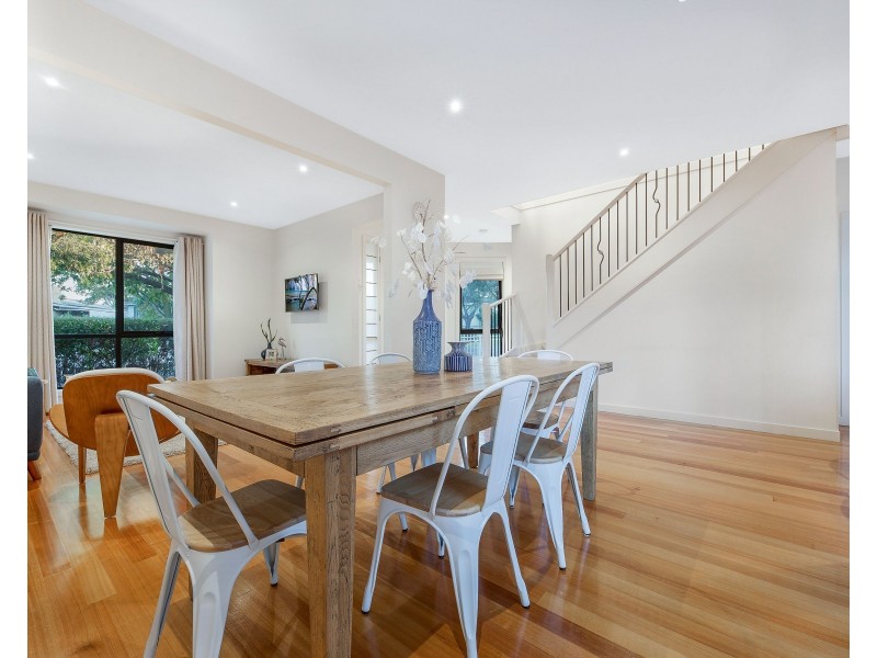 30 Seaview Crescent, Mulgrave VIC 3170