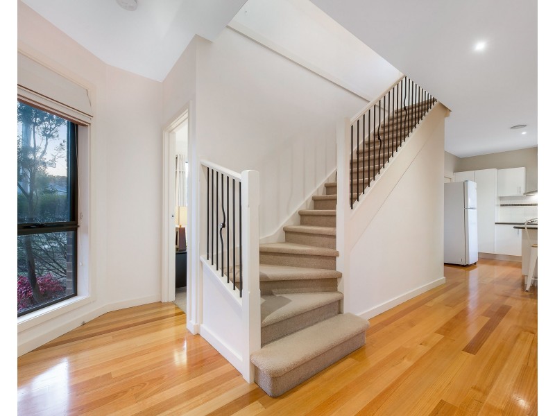 30 Seaview Crescent, Mulgrave VIC 3170