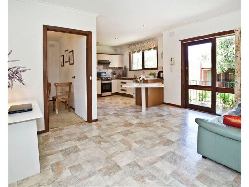 52 Guinevere Parade, Glen Waverley VIC 3150