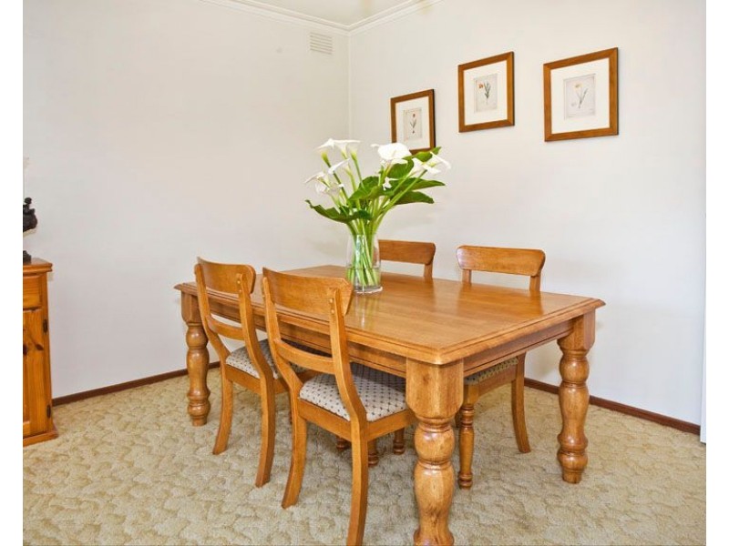 52 Guinevere Parade, Glen Waverley VIC 3150