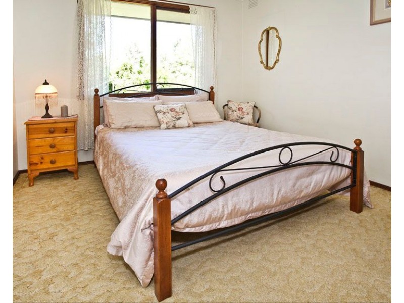 52 Guinevere Parade, Glen Waverley VIC 3150