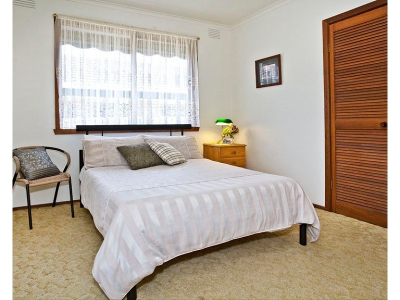 52 Guinevere Parade, Glen Waverley VIC 3150