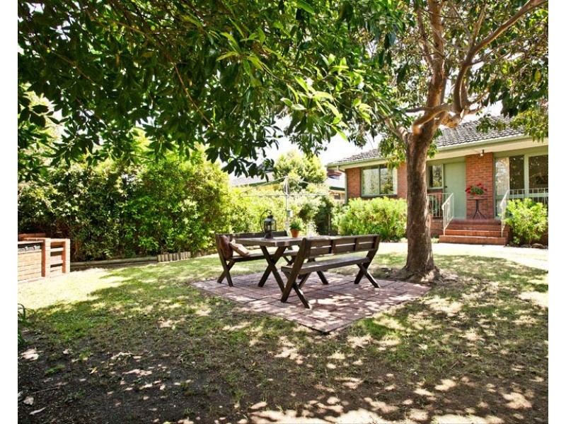 52 Guinevere Parade, Glen Waverley VIC 3150