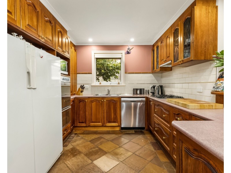 52 Raphael Drive, Wheelers Hill VIC 3150