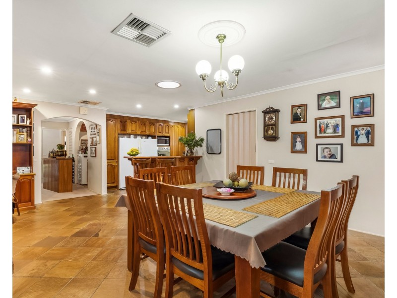 52 Raphael Drive, Wheelers Hill VIC 3150