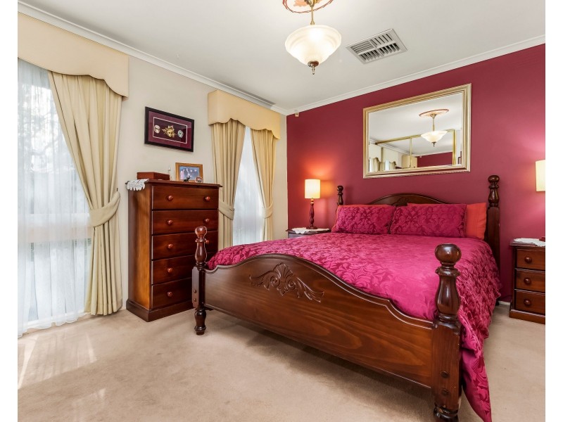 52 Raphael Drive, Wheelers Hill VIC 3150