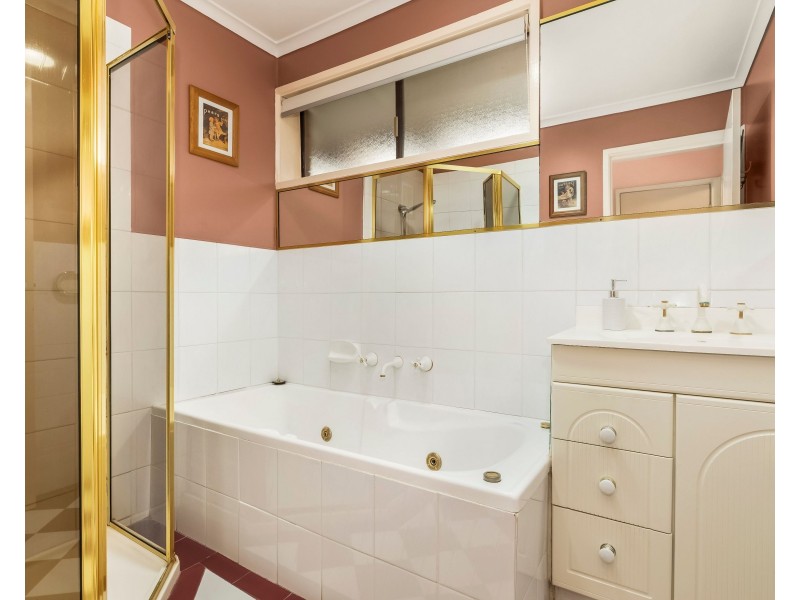 52 Raphael Drive, Wheelers Hill VIC 3150