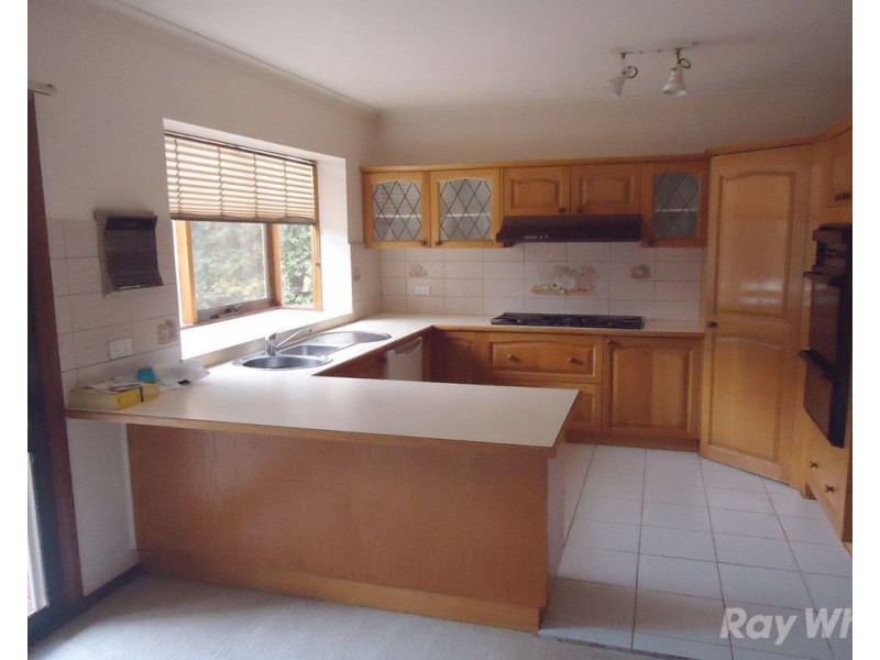 12 Glencroft Terrace, Wheelers Hill VIC 3150