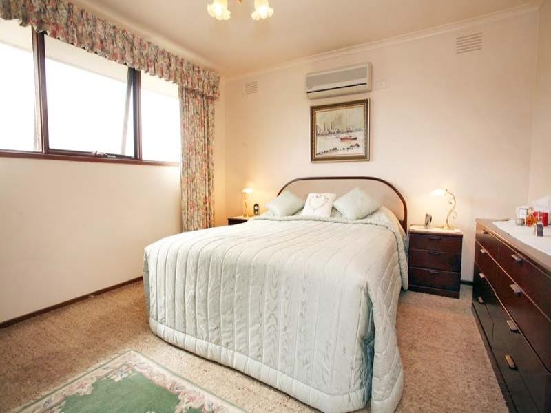 18 Honeysuckle Avenue, Wheelers Hill VIC 3150