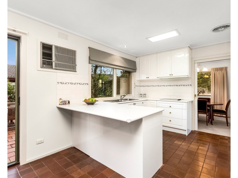 11 Glenville Road, Glen Waverley VIC 3150