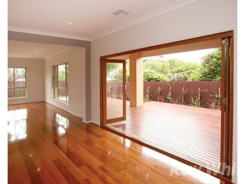 15 Glen Road, Glen Waverley VIC 3150