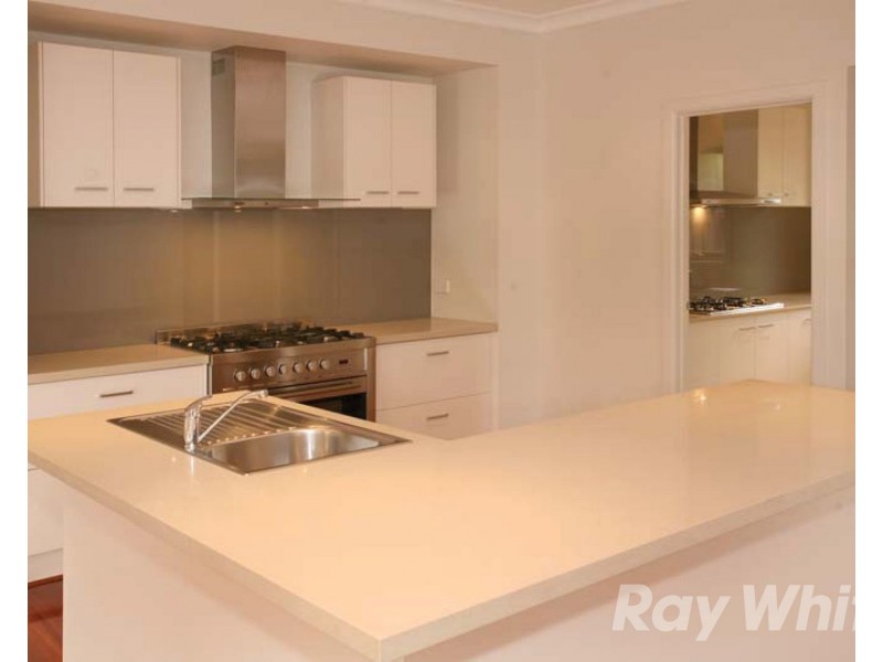 15 Glen Road, Glen Waverley VIC 3150