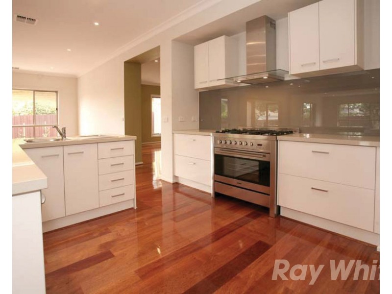 15 Glen Road, Glen Waverley VIC 3150