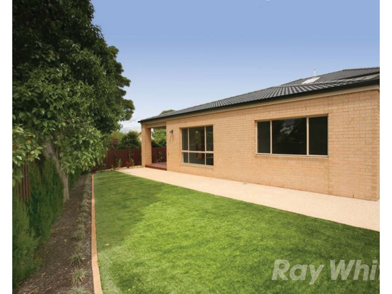 15 Glen Road, Glen Waverley VIC 3150