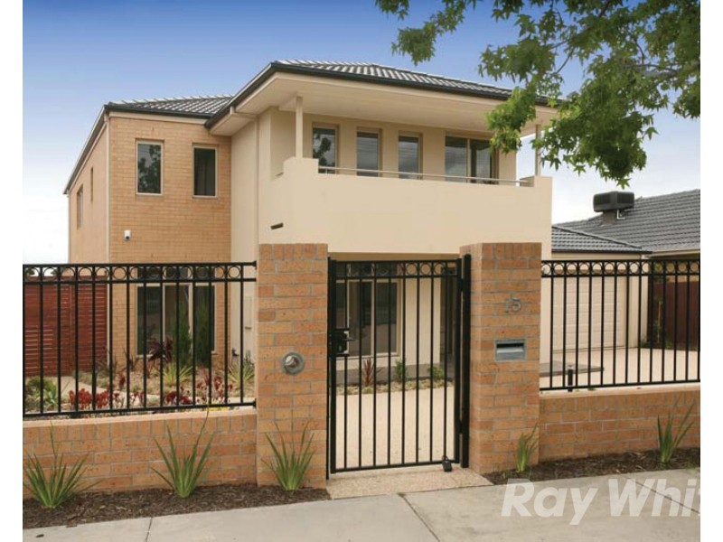15 Glen Road, Glen Waverley VIC 3150