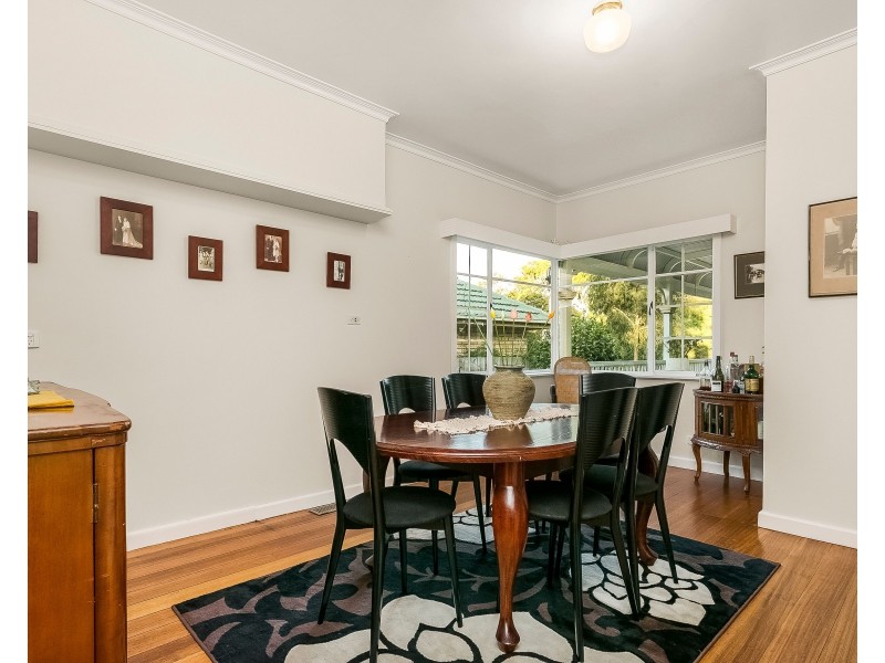 6 Highview Grove, Burwood East VIC 3151