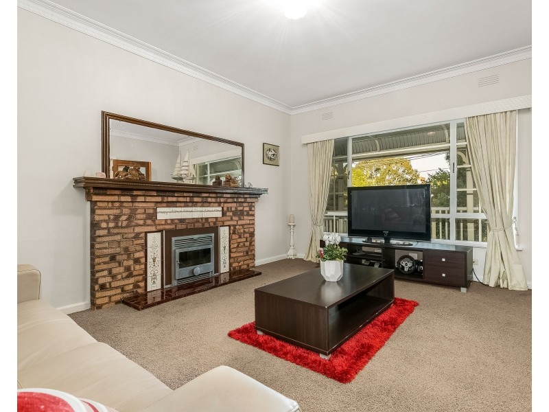 6 Highview Grove, Burwood East VIC 3151