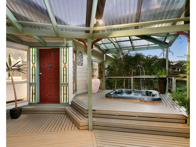 6 Highview Grove, Burwood East VIC 3151