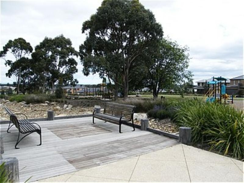 15 Belle Circuit, Berwick VIC 3806