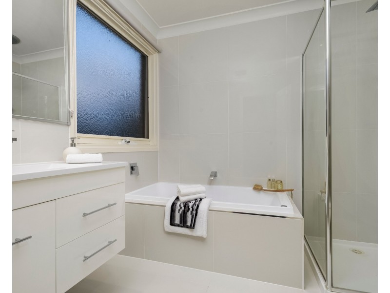 2 Currie Terrace, Glen Waverley VIC 3150