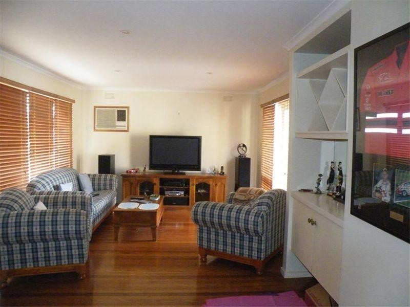 17 Landsborough Avenue, Wheelers Hill VIC 3150