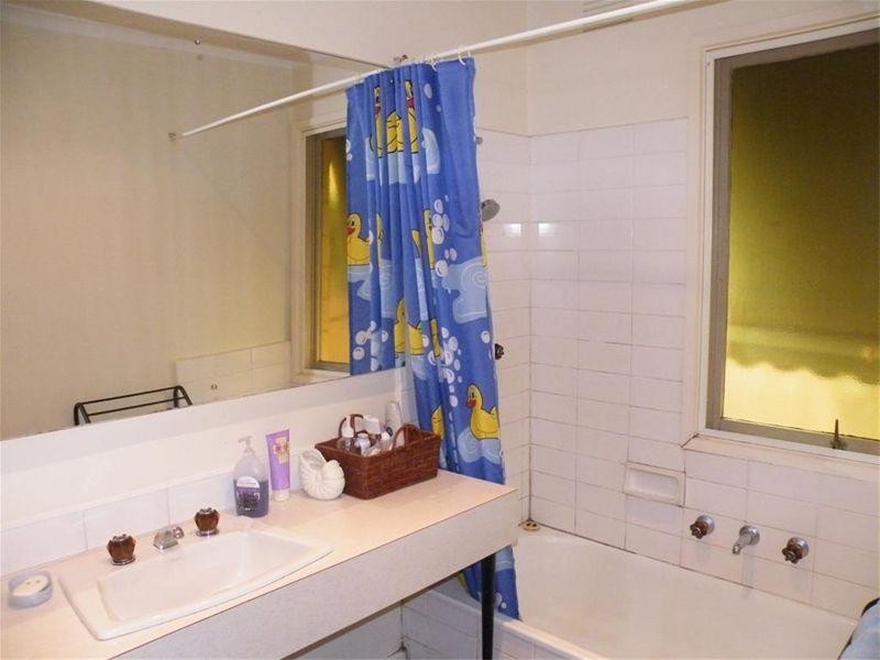 17 Landsborough Avenue, Wheelers Hill VIC 3150