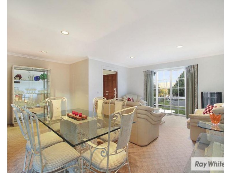 9 Oakbank Court, Mooroolbark VIC 3138