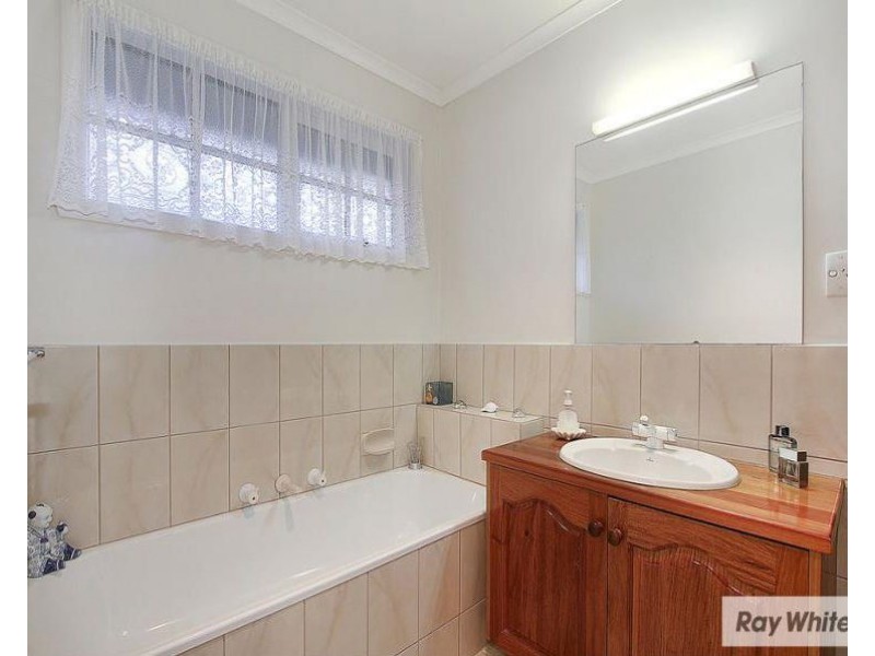 9 Oakbank Court, Mooroolbark VIC 3138